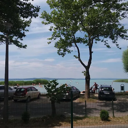 Kek Laguna Siofok